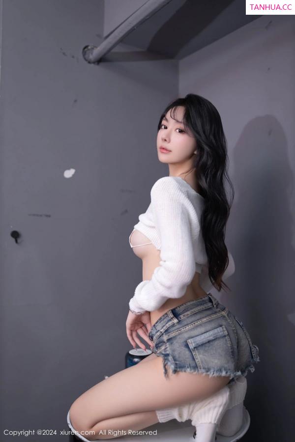   [XiuRen]高清写真图 2024.04.26 No.8458 幼幼 美臀性感第42张图片